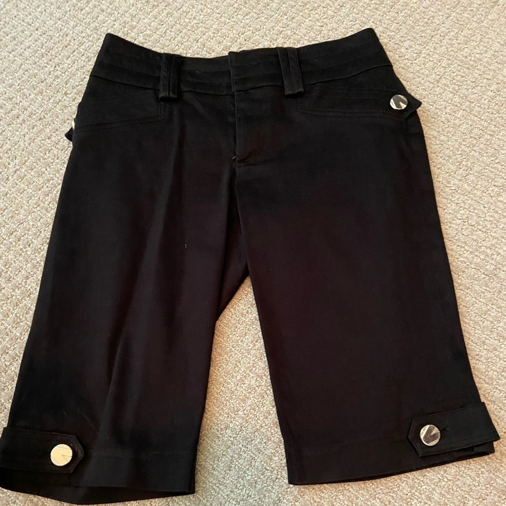 Cache Size 4 Black Bermuda Shorts - image 1
